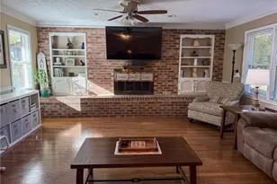 1733 Rhonda Ln, Stone Mountain, GA 30087 - Photo 5