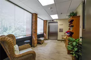 300 Johnson Ferry Rd, Atlanta, GA 30328 - Photo 35