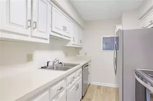 300 Johnson Ferry Rd, Atlanta, GA 30328 - Photo 7