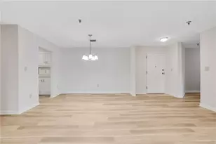 300 Johnson Ferry Rd, Atlanta, GA 30328 - Photo 15