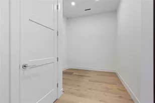 2425 Peachtree Rd NE, Atlanta, GA 30305 - Photo 23