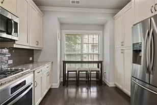 1097 Township Square, Alpharetta, GA 30022 - Photo 9