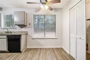 5472 Forest E Ln, Stone Mountain, GA 30088 - Photo 9