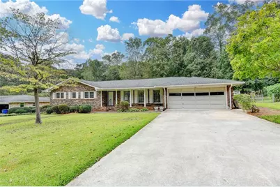 136 Lancelot Way, Lawrenceville, GA 30046 - Photo 3