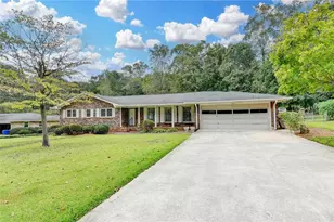 136 Lancelot Way, Lawrenceville, GA 30046 - Photo 3