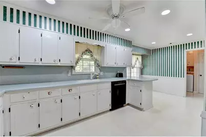 136 Lancelot Way, Lawrenceville, GA 30046 - Photo 17