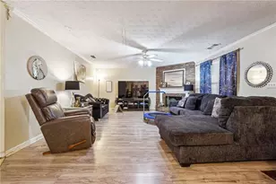 370 Shadowbrooke Dr, Loganville, GA 30052 - Photo 7