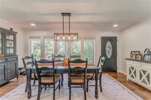 212 Sherwood Dr, Calhoun, GA 30701 - Photo 5