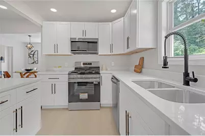 656 S Elizabeth Place NW, Atlanta, GA 30318 - Photo 1