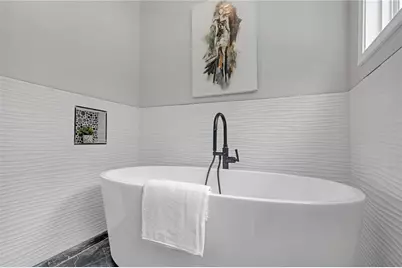 656 S Elizabeth Place NW, Atlanta, GA 30318 - Photo 7