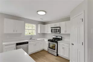 907 Brisley Cir, Hampton, GA 30228 - Photo 7