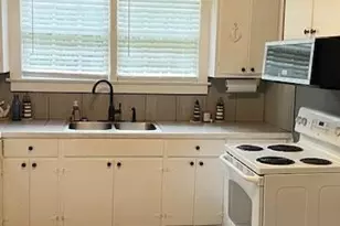 202 Veazey St, Union Point, GA 30669 - Photo 9