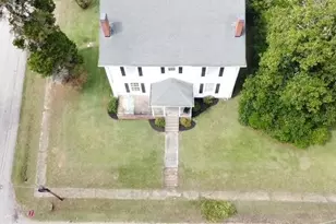 202 Veazey St, Union Point, GA 30669 - Photo 3