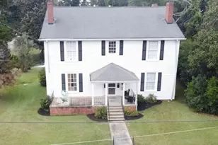 202 Veazey St, Union Point, GA 30669 - Photo 1