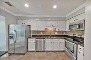 24315 Plantation Dr NE, Atlanta, GA 30324 - Photo 13