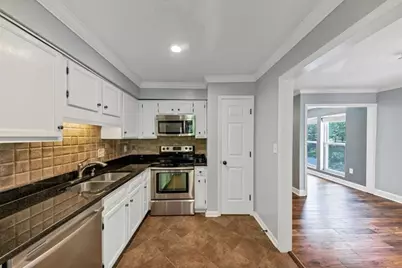 24315 Plantation Drive NE, Atlanta, GA 30324 - Photo 15