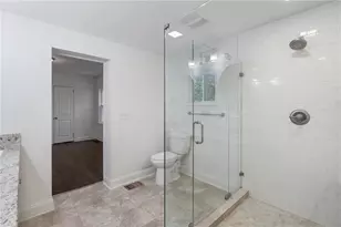 2422 N Decatur Rd, Decatur, GA 30033 - Photo 25