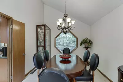 1042 Cedar Forest Court, Stone Mountain, GA 30083 - Photo 9