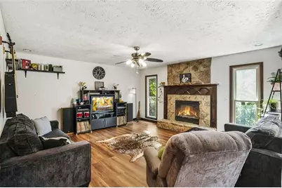 161 W Mountain Oak Street, Canton, GA 30115 - Photo 5