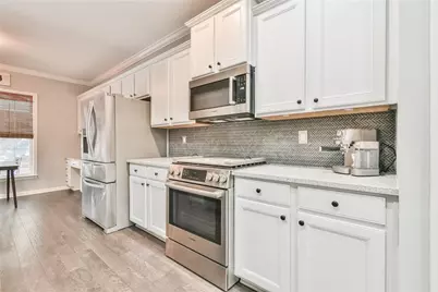 5960 Chimney Rock Drive, Hoschton, GA 30548 - Photo 19