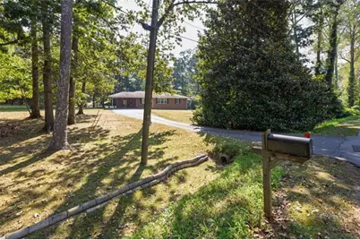 1589 Hammond Woods Circle, Marietta, GA 30008 - Photo 3