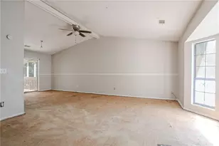 6202 St Christophers Ct, Lithonia, GA 30058 - Photo 9