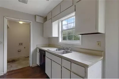 864 Oakhill Court, Stone Mountain, GA 30088 - Photo 7