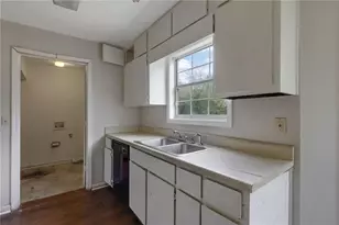 864 Oakhill Ct, Stone Mountain, GA 30088 - Photo 7