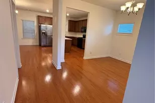 1392 Weatherbrook Cir, Lawrenceville, GA 30043 - Photo 3