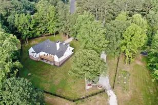 128 Golden Hills Dr, Woodstock, GA 30189 - Photo 3