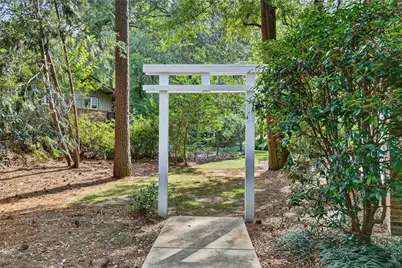 1018 Peachtree Battle Circle NW, Atlanta, GA 30327 - Photo 37