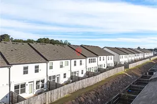 124 Auburn Woods Dr, Auburn, GA 30011 - Photo 5