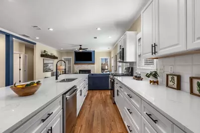 1985 Lois Place NW, Atlanta, GA 30318 - Photo 9