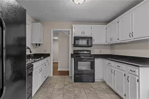 2400 Salem Dr NE, Marietta, GA 30062 - Photo 9