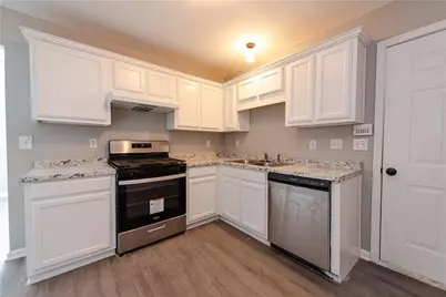 425 Eagles Flight Lane, Riverdale, GA 30274 - Photo 9