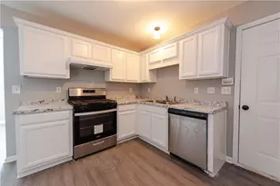 425 Eagles Flight Ln, Riverdale, GA 30274 - Photo 9