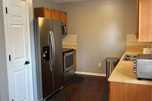 1476 Cutters Mill Dr, Lithonia, GA 30058 - Photo 7