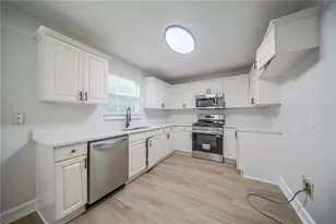 9361 Sweetbriar Cir, Jonesboro, GA 30236 - Photo 7