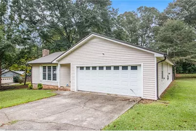 136 Jennifer Lane, Carrollton, GA 30116 - Photo 3