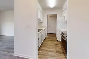 300 Johnson Ferry Road NE, Sandy Springs, GA 30328 - Photo 27