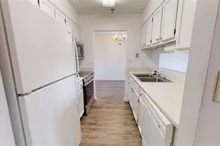 300 Johnson Ferry Road NE, Sandy Springs, GA 30328 - Photo 29