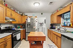 205 Woodcrest Dr, Covington, GA 30016 - Photo 5
