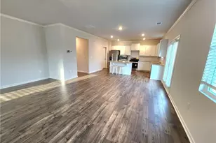 359 King Vlg, Braselton, GA 30517 - Photo 5