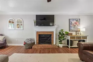 1884 Dovonshire Rd S W, Marietta, GA 30064 - Photo 9