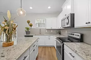 206 Blue Dragon Dr, Jefferson, GA 30549 - Photo 13