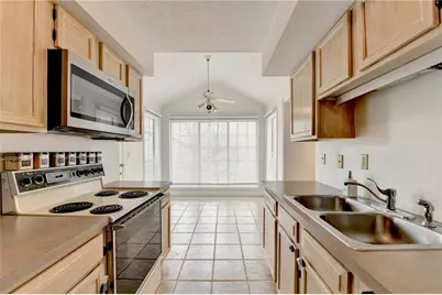 518 Glenleaf Drive, Peachtree Corners, GA 30092 - Photo 11