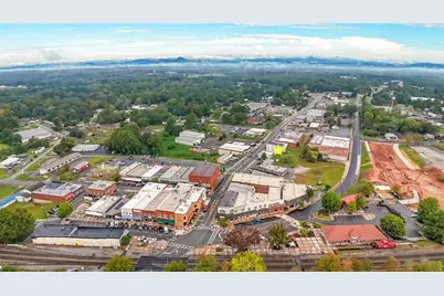 228 N Main Street, Cornelia, GA 30531 - Photo 9