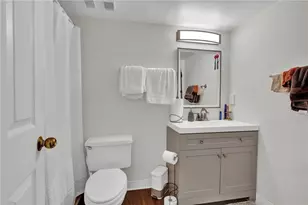 795 Hammond Dr, Sandy Springs, GA 30328 - Photo 17