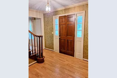 564 Deer Run SW, Lilburn, GA 30047 - Photo 5