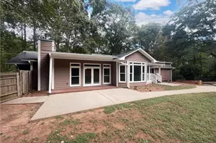 121 Northwoods Rd, Sharpsburg, GA 30277 - Photo 7